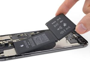 iPhone-XS-Max-Battery-Replacement-Guide-300x225 service telefoane