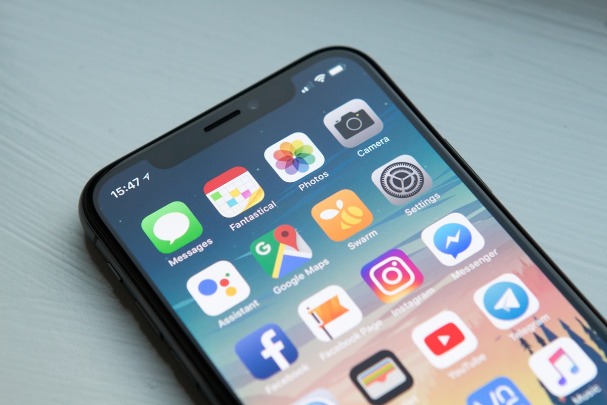 ecran telefon nu raspunde la atingere touchscreen defect